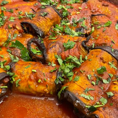 Vinete umplute cu carne la cuptor