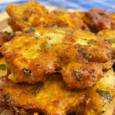 Cheesy chicken delicious fritters