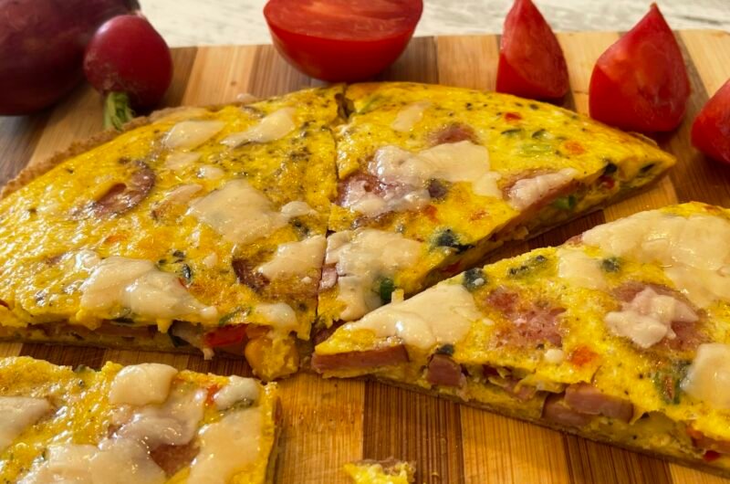 Rețetă ușoară de mic dejun – omletă cu susul in jos