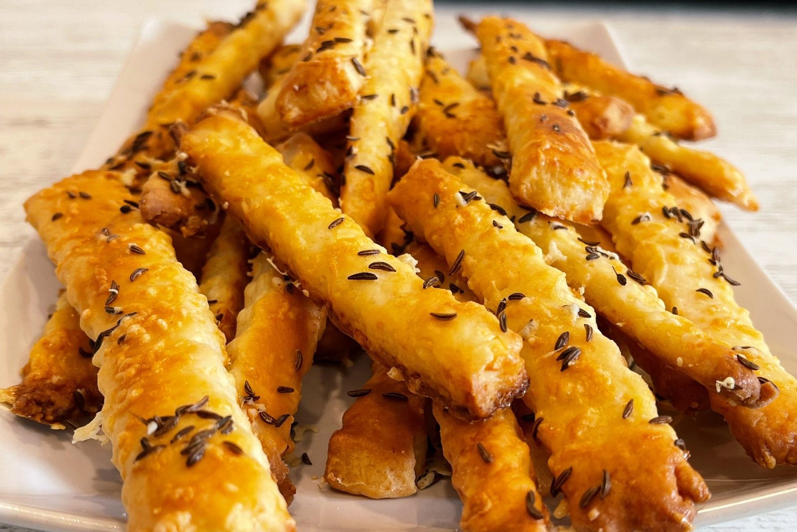 How to make the most tender crackers with cheese – old recipe