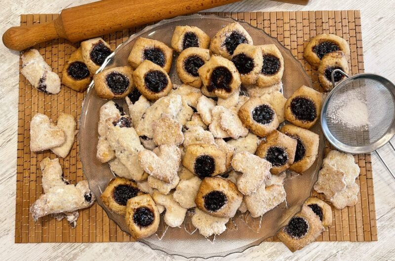 Fursecuri fragede de casă cu nuci