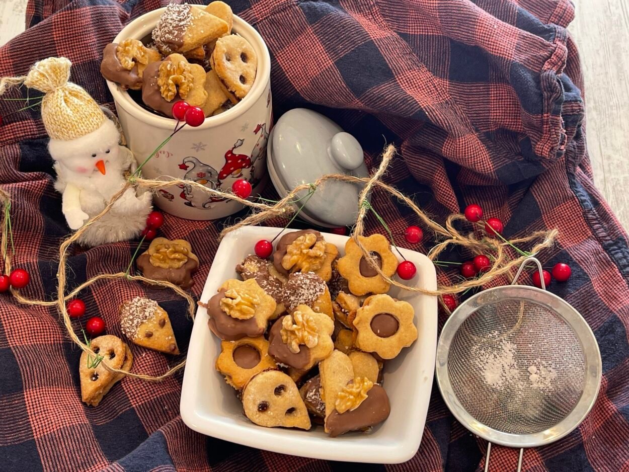 Fursecuri fragede de casă cu nuci – rețetă tradițională și aromată