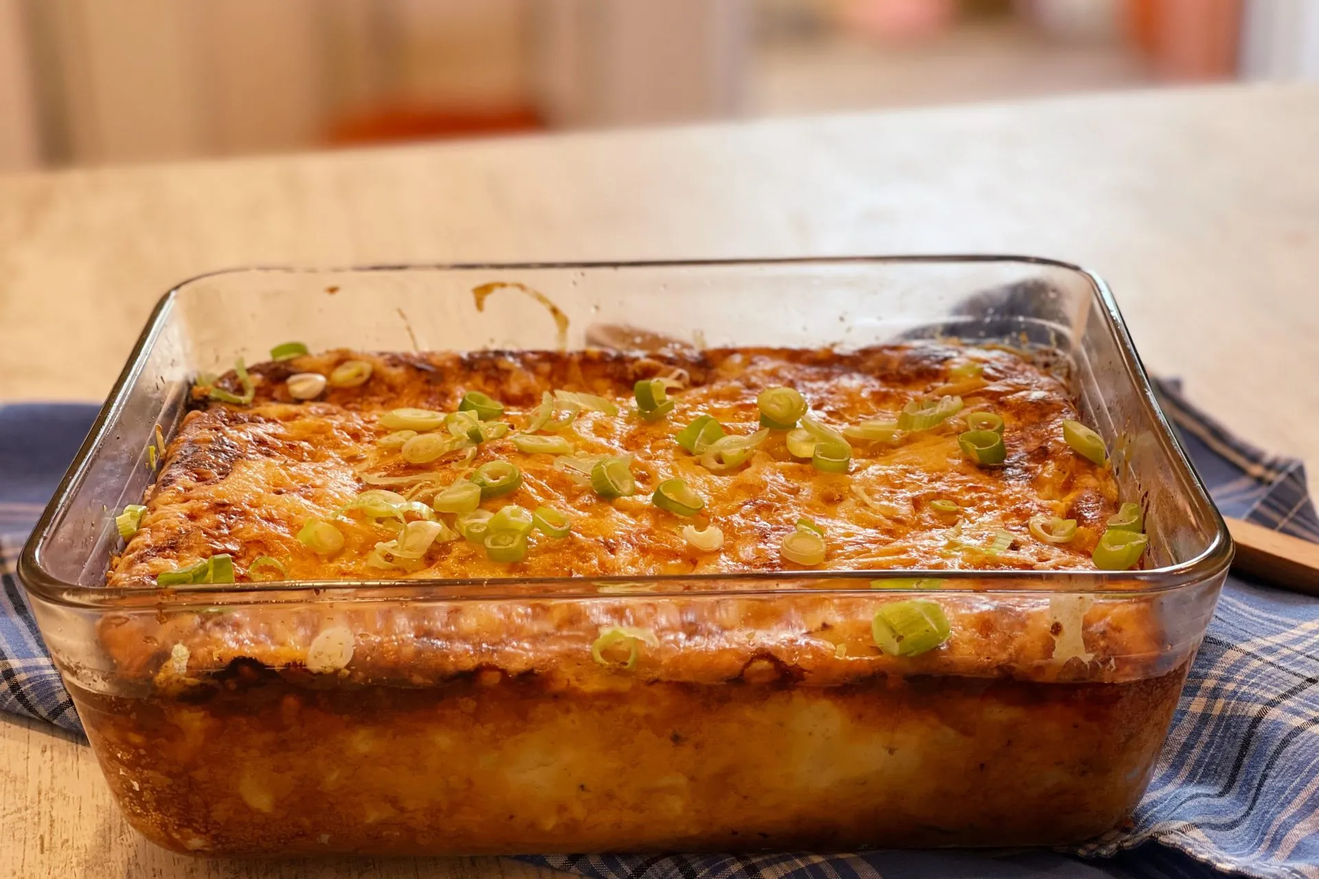Delicious cauliflower pudding with cream cheese and bacon