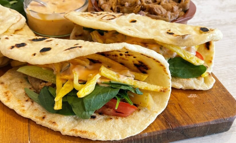 Sandviș în lipie de casă cu iaurt