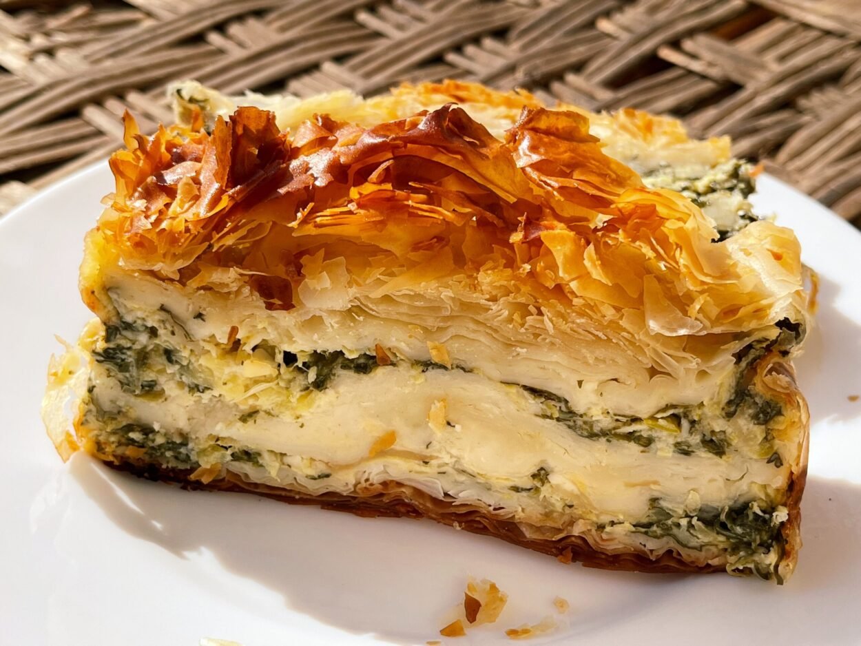 Delicious Curly Pie with zucchini, cheese and spinach