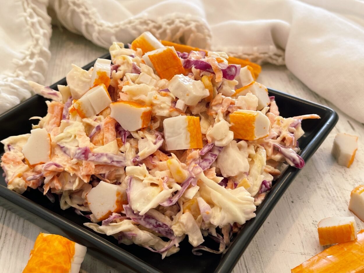 Salata delicioasa de Varza cu Surimi (bețișoare de crab)