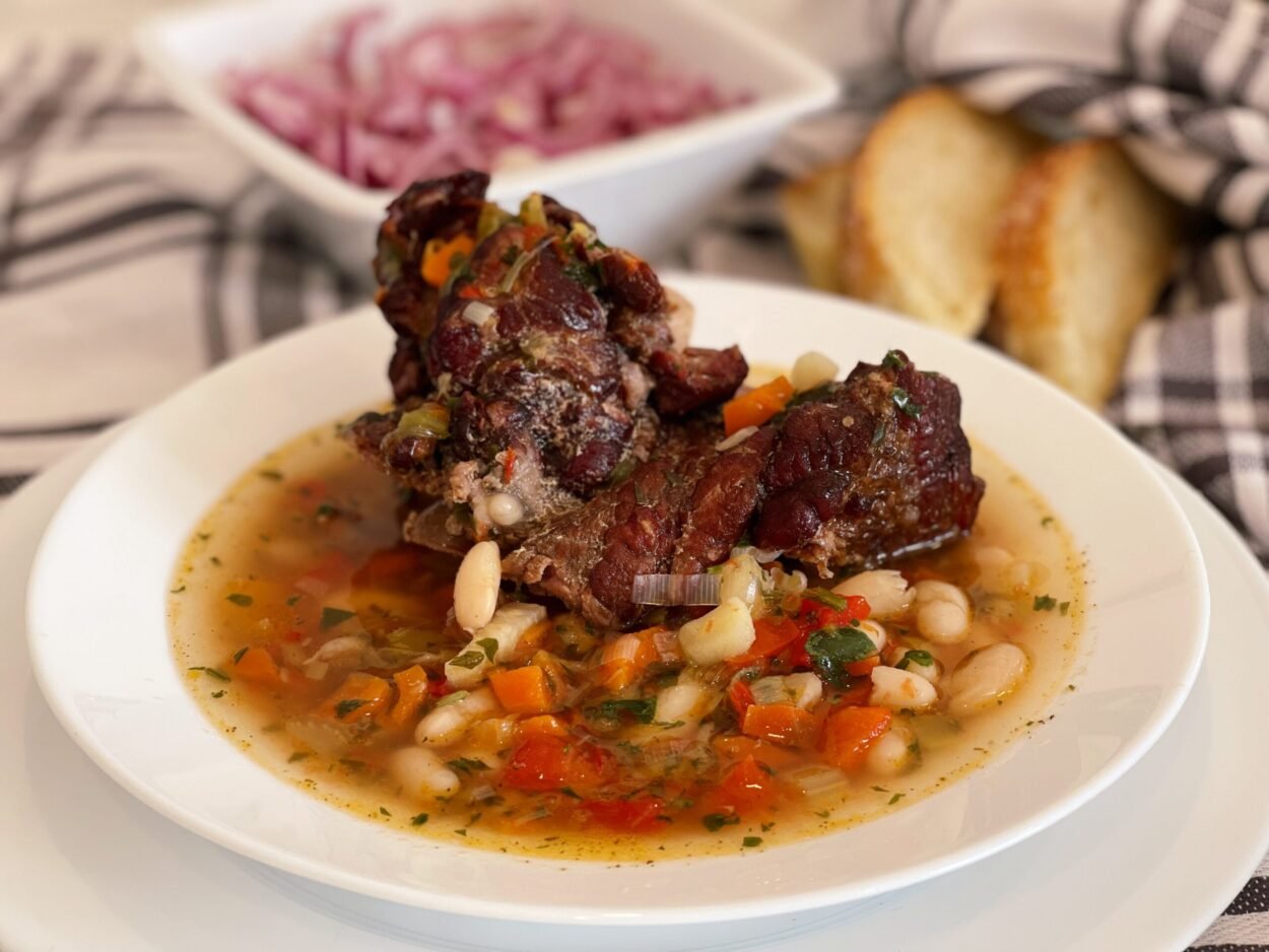 The Best BEAN And Smoked Meat Soup You Need!