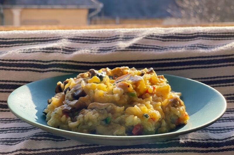 Creamy rice with chicken, mushrooms and spinach