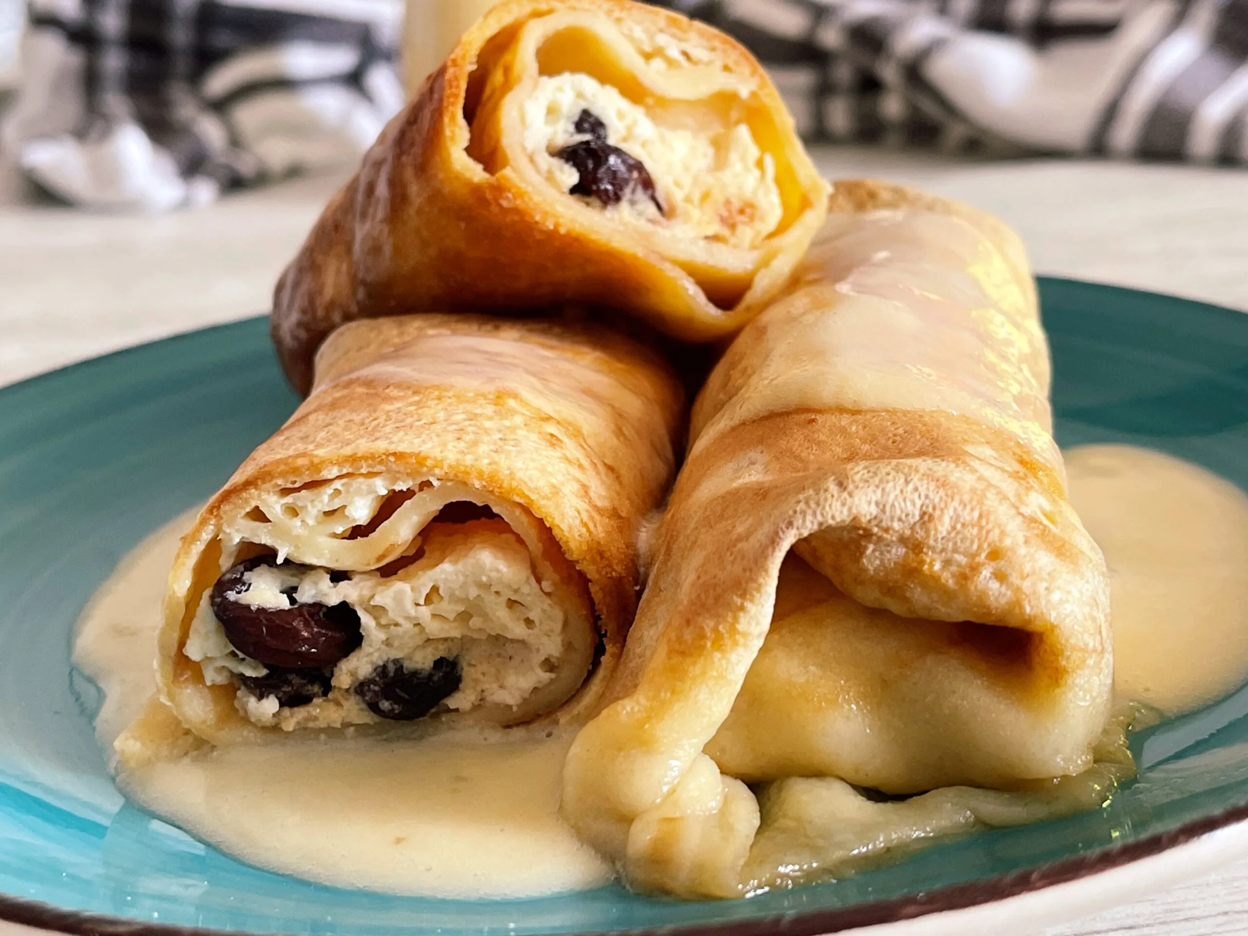 Delicious Oven-Grated PANCAKES With Cheese, Raisins, And Vanilla Custard Cream