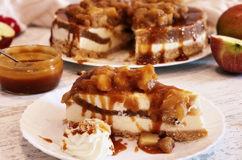 Cheesecake fara coacere cu mere caramelizate si branza de vaci