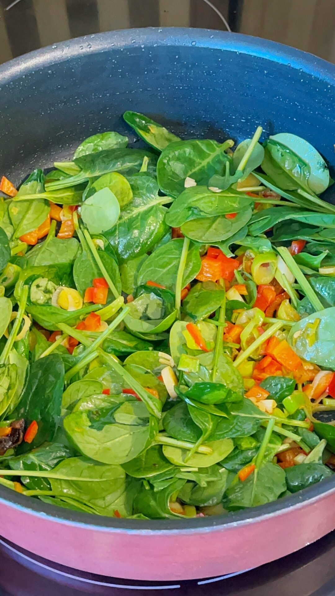 Frittata cu cartofi si spanac: o reteta de brunch perfect simpla si savuroasa