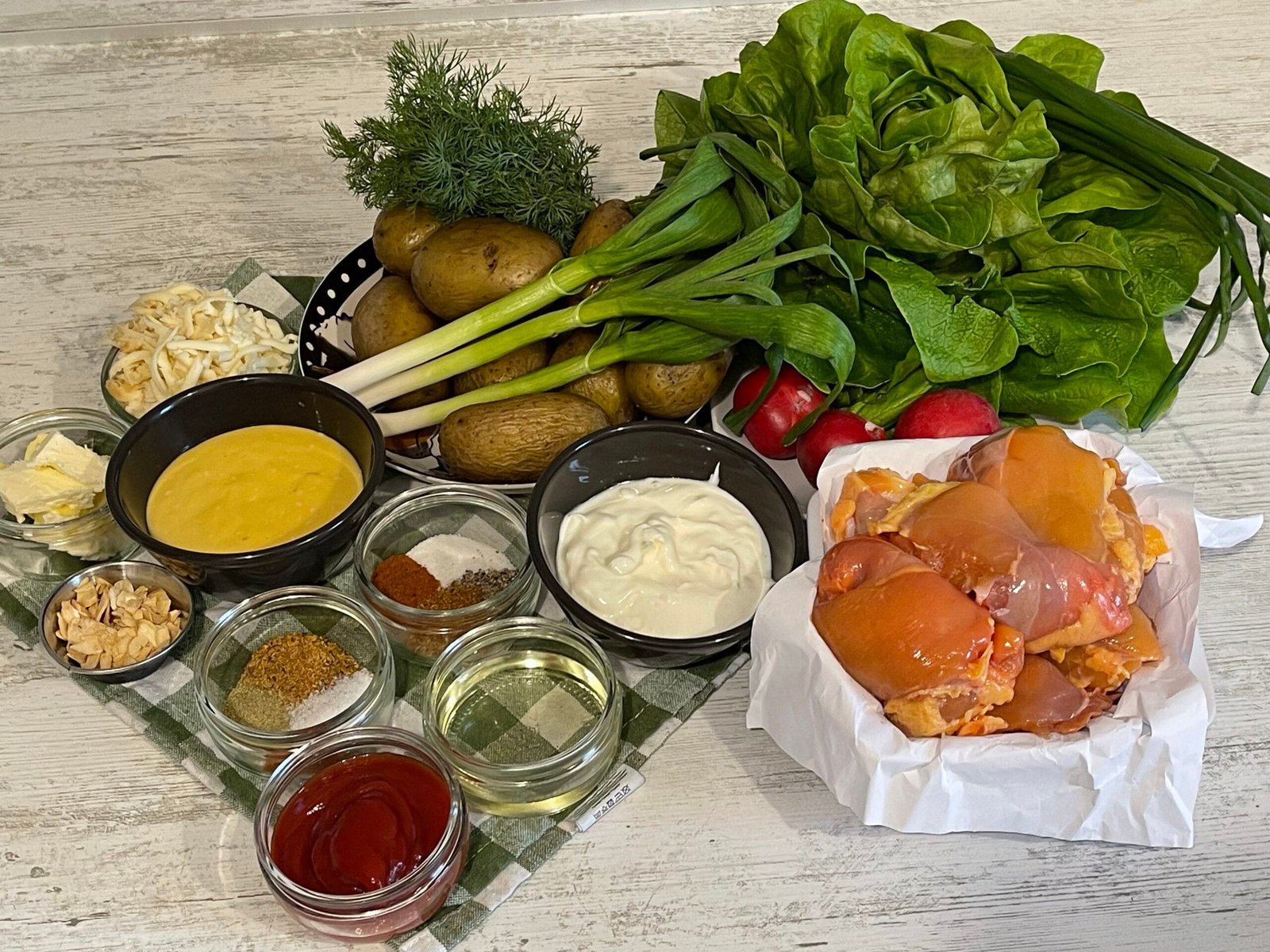 ingredients for Cheesy Smashed Potatoes and Juicy Baked Chicken: The Ultimate Sunday Lunch
