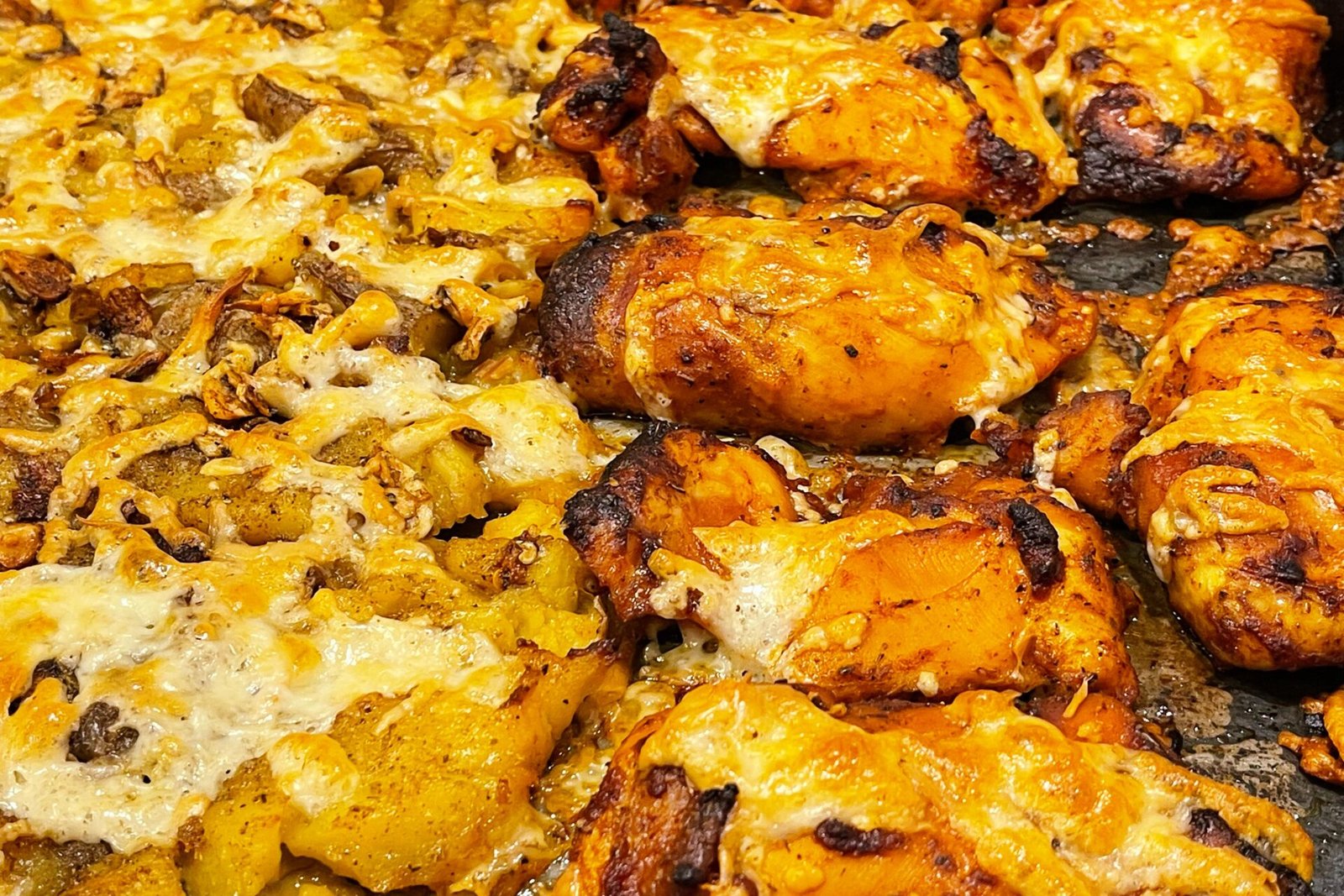 Cheesy Smashed Potatoes and Juicy Baked Chicken: The Ultimate Sunday Lunch