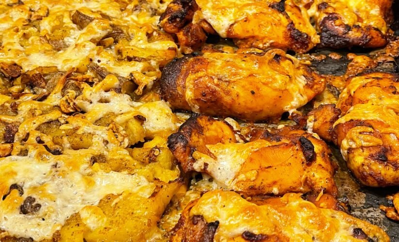 cover foto 1 Cheesy Smashed Potatoes and Juicy Baked Chicken: The Ultimate Sunday Lunch