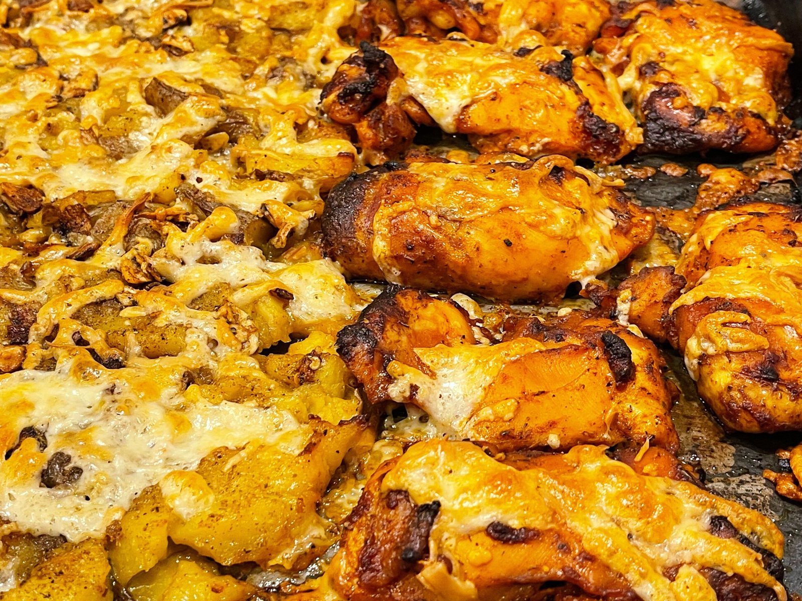 Cheesy Smashed Potatoes and Juicy Baked Chicken: The Ultimate Sunday Lunch