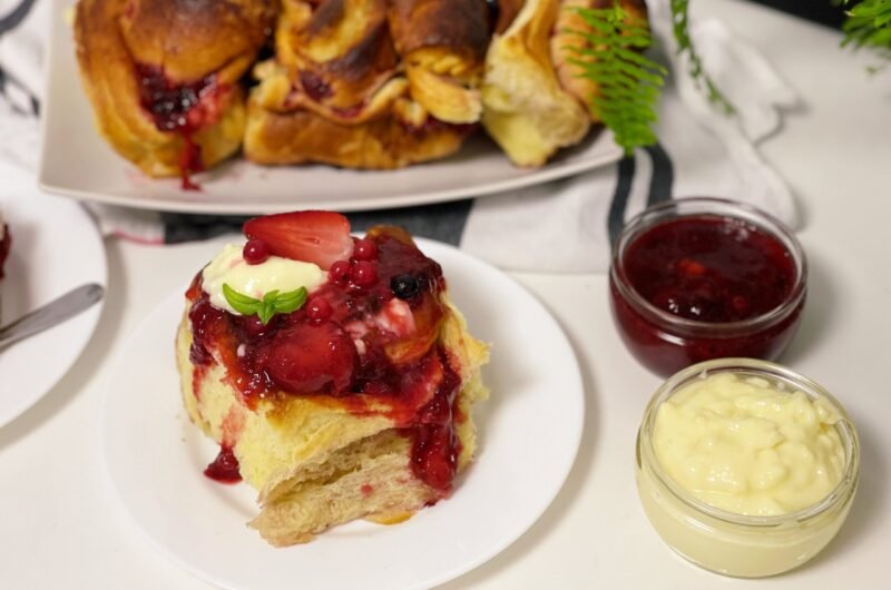 Fruit-Filled Delights - Flavored Fruity Rolls