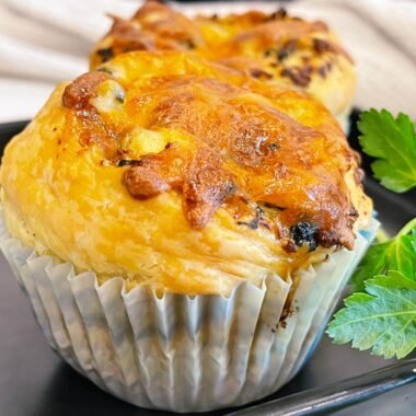 cover photo 1 Delicious Chicken And Spinach Puff Pastry Bites - Quick & Easy Recipe