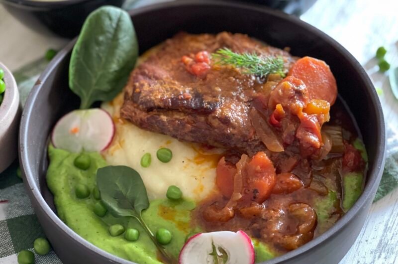Slow Cook Ribs with Mashed Peas and Aromatic Potatoes