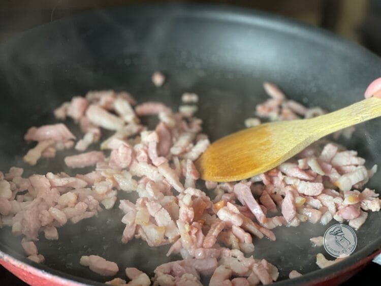 cooking bacon for Cream Cheese-Filled Puff-Pastry Shaped Carrots n