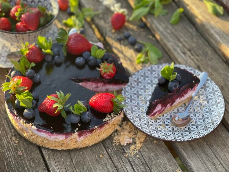 servire photo 3 Cheesecake cu afine (fara coacere)