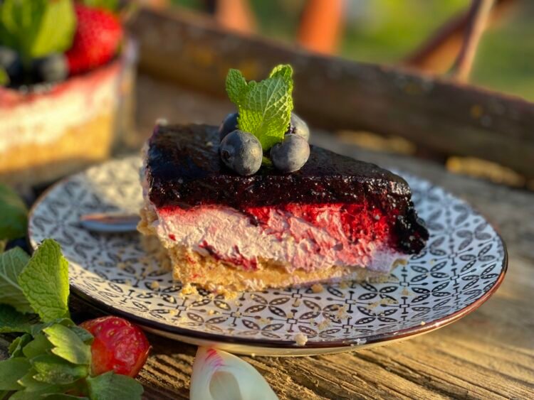 servire photo 4 Cheesecake cu afine (fara coacere