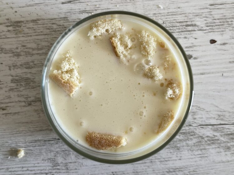 montare photo 2 pentru Strawberry Whisper – Mousse de Căpșuni și Ciocolată Albă