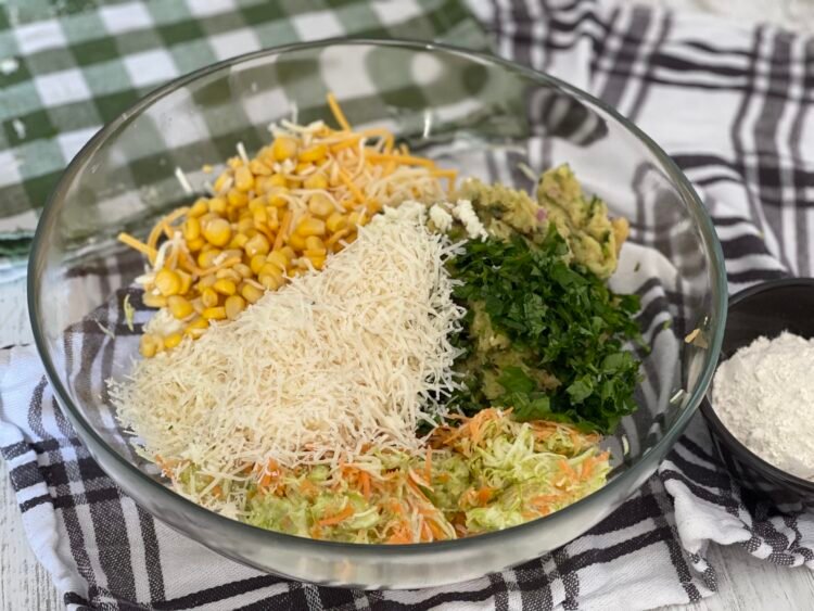 8544 omogenizare compozitie 1 pentru Fritters crocante cu pui și legume – cu sos cremos de avocado