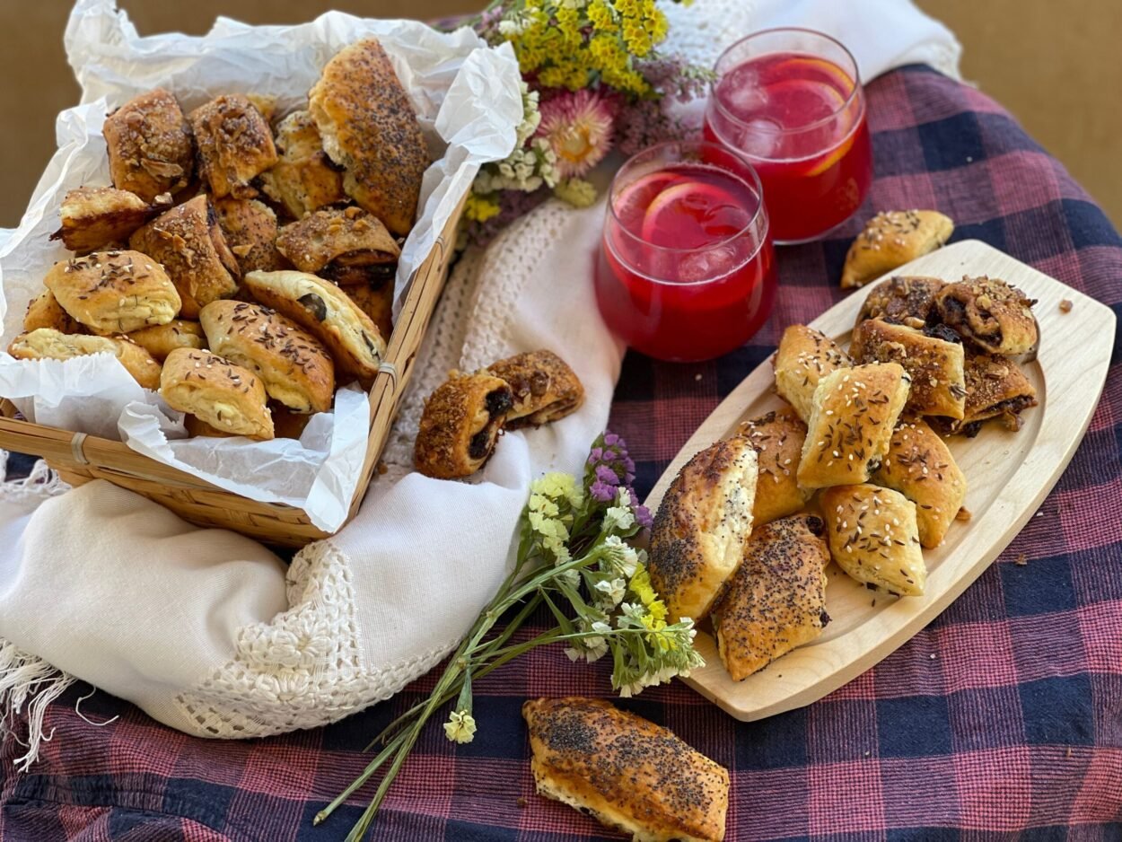 Cum faci romburi fragede cu untură – rețetă simplă și umpluturi variate