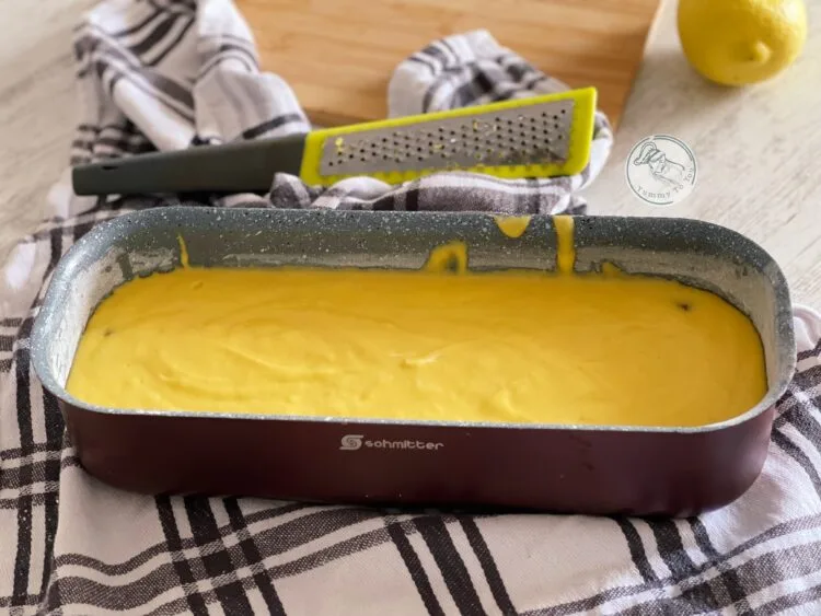 chec umed cu lămâie și iaurt inainte de coacere