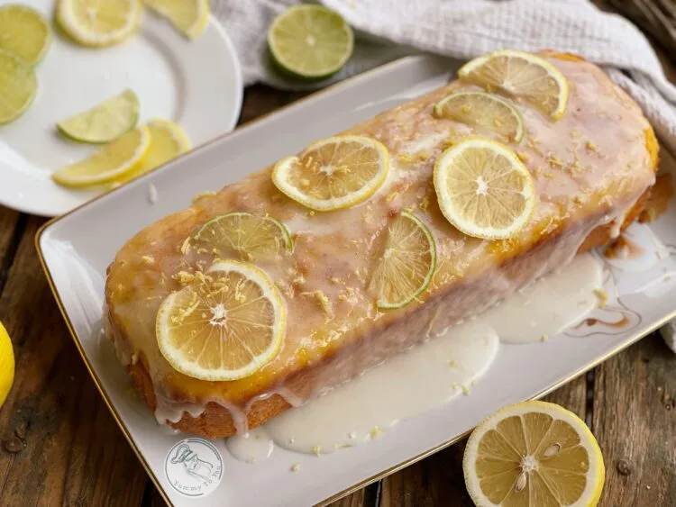 chec umed cu lămâie și iaurt glazurat 2