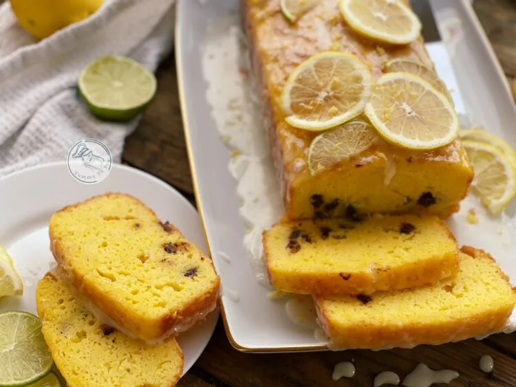 chec umed cu lămâie și iaurt glazurat sectiune