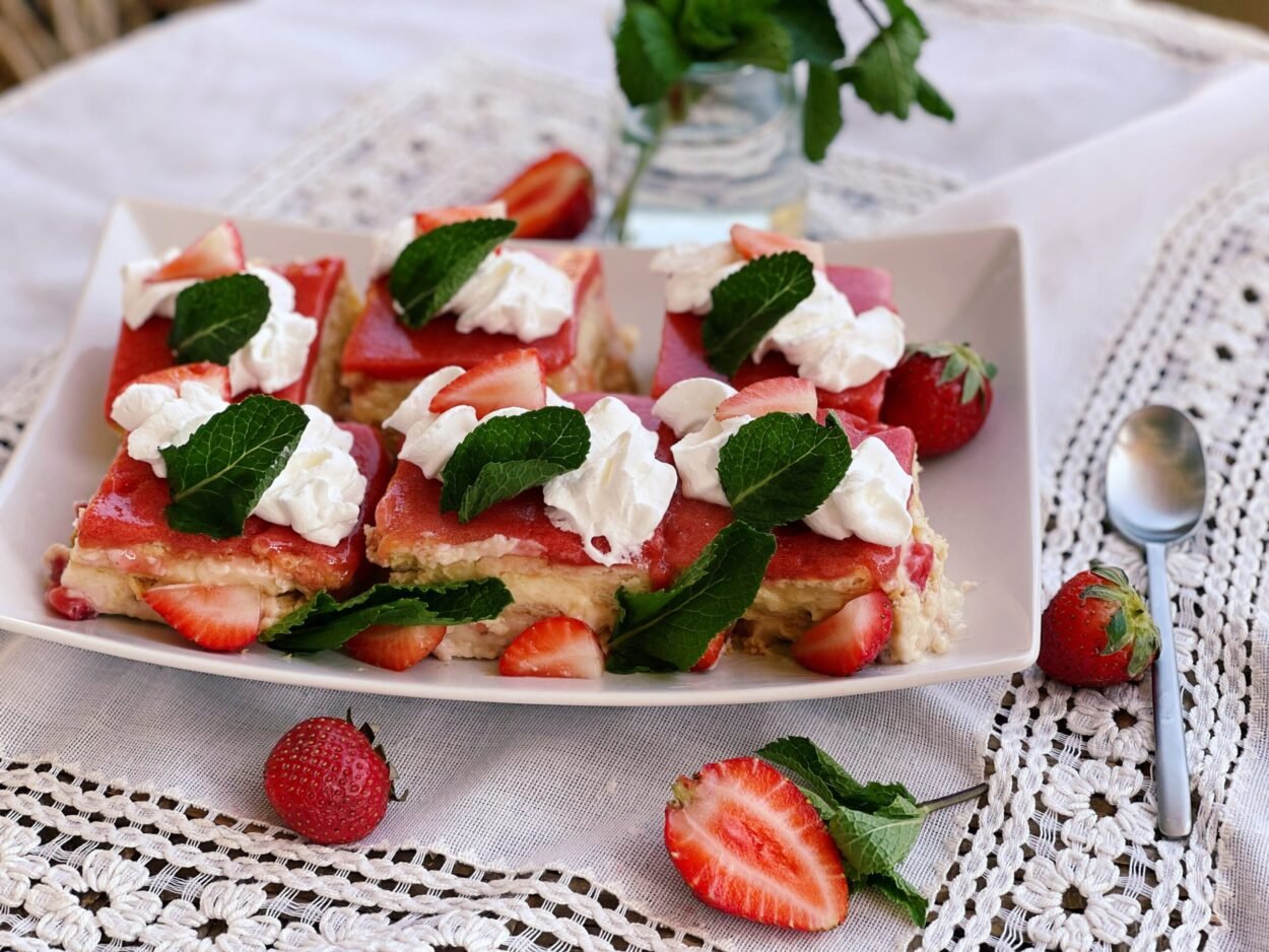 10 – Minute No Bake Strawberry Biscuit Dessert