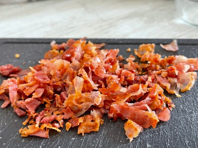 bacon tocat pentru decor cartofi umpluti