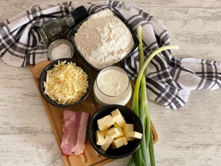 ingrediente 1 Scones cu șuncă afumată și cheddar maturat