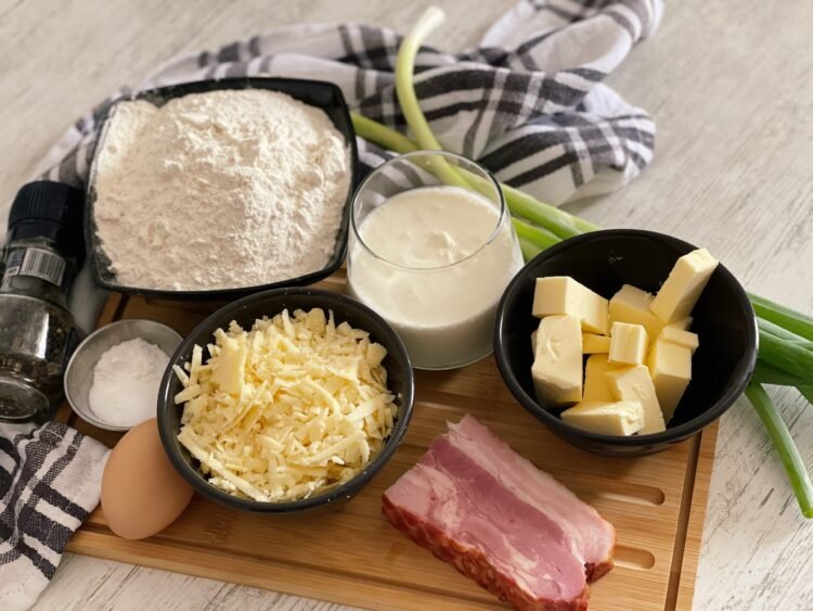 ingrediente 2 Scones cu șuncă afumată și cheddar maturat