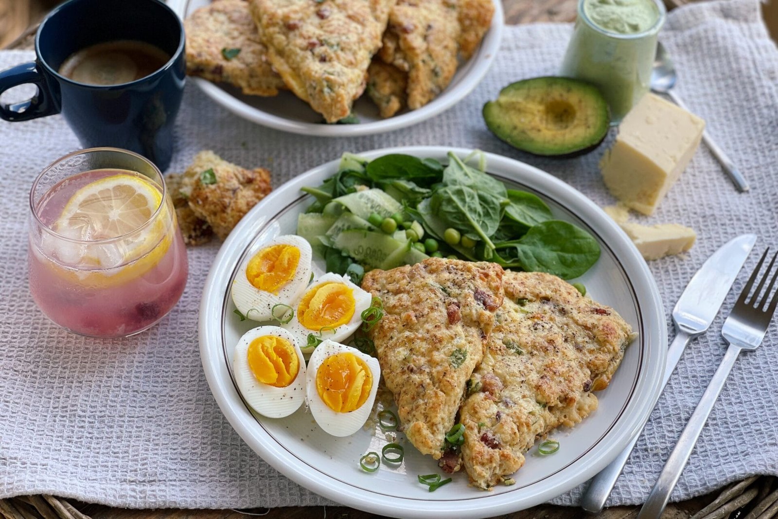 Savory Smoked Ham and Cheddar Scones Recipe – Fluffy, Tender, and Full of Flavor