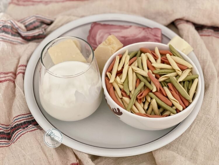 Paste cremoase cu bacon și cheddar ingrediente 2