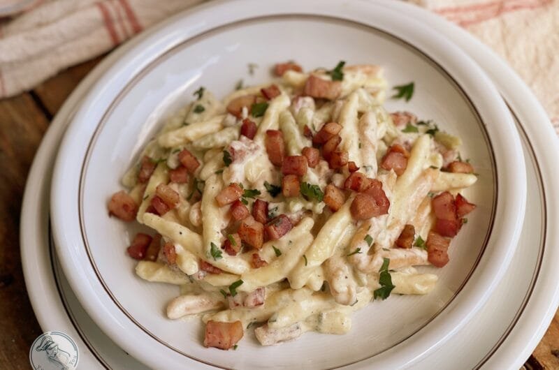 Paste cremoase cu bacon și cheddar