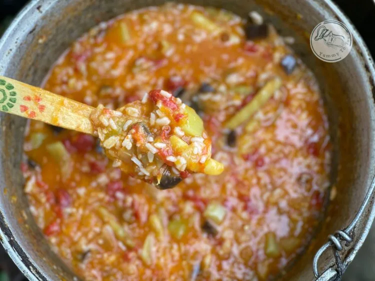 adaugare orez in tocana de legume