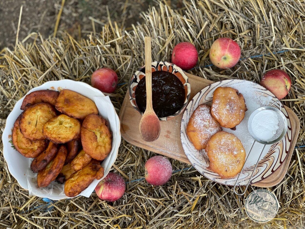 Gogoși cu lapte bătut și mere – reteta rapida, facute cu lingura