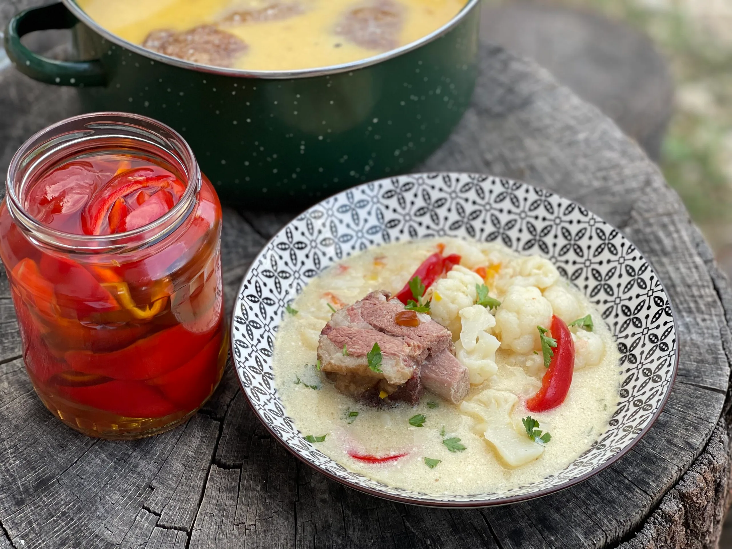 servire 1 ciorba de conopida cu carne afumata