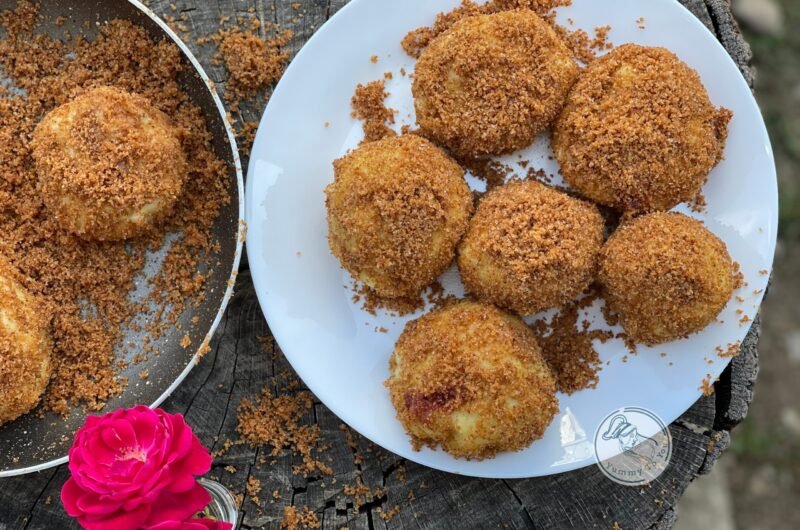 Gomboți (găluște) cu prune