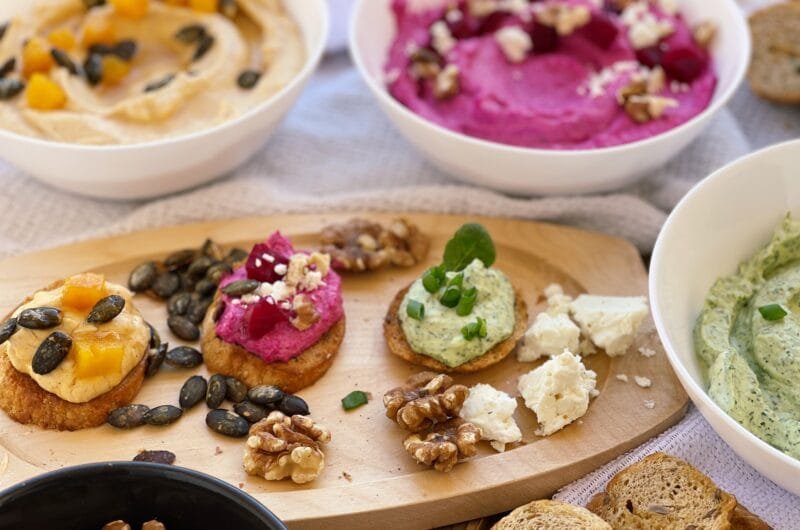 3 rețete de spread-uri cu cremă de brânză și legume de toamnă