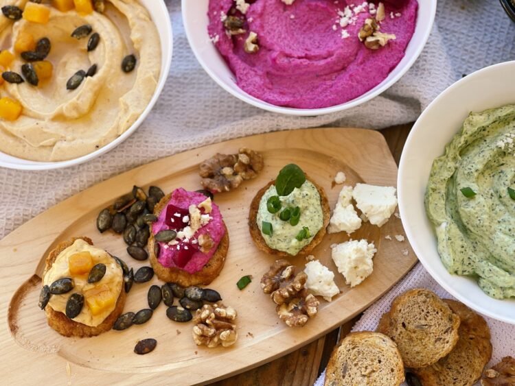 spread-uri cu cremă de brânză și legume servire 2