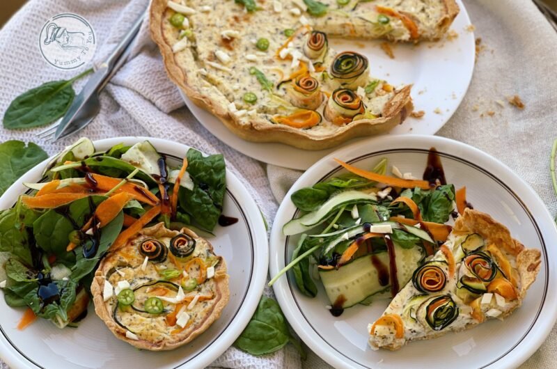 Tartă sărată cu zucchini, morcovi și brânzeturi