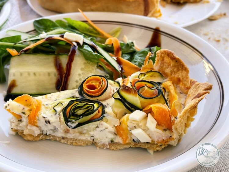 Tarta sarata cu zucchini si morcov servire 1