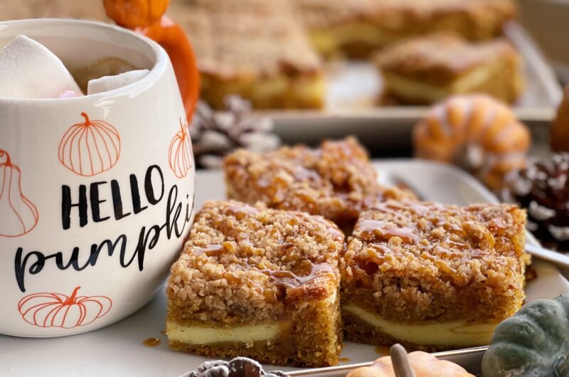 Coffee Cake cu Dovleac și Cremă de Brânză