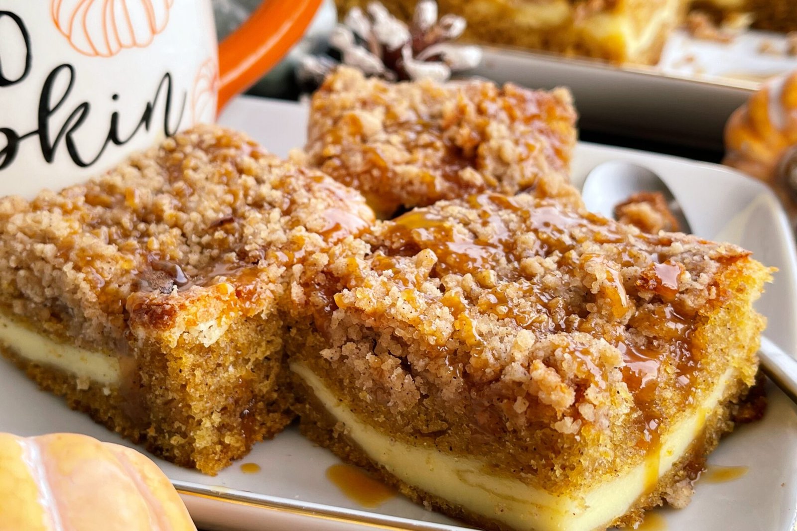 Coffee Cake cu Dovleac și Cremă de Brânză – Rețetă Ușoară