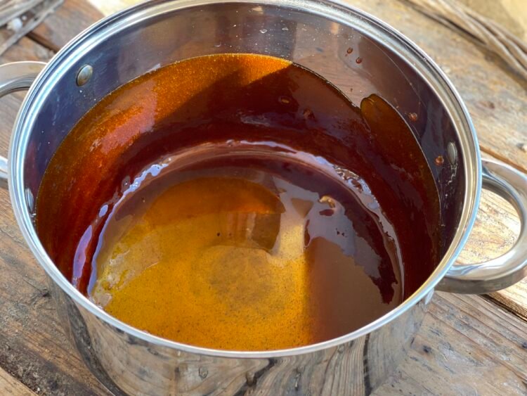 Zahar caramelizat pentru tort