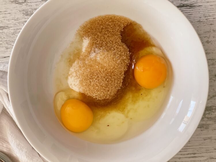 Mixare oua si zahar 1